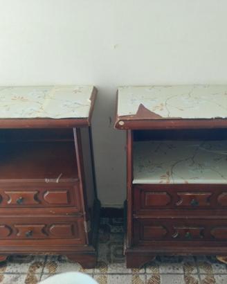 comodini antichi da restaurare 