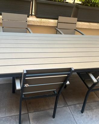 Tavolo nuovo da esterno  piu 4 sedie