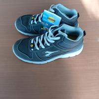 Scarpe antinfortunistiche nuove  Diadora 42