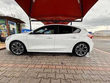 Ford focus 4.5 st line x