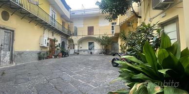 2 LOCALI A MUGNANO DI NAPOLI