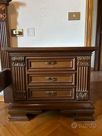 COMODINO CLASSICO IN LEGNO