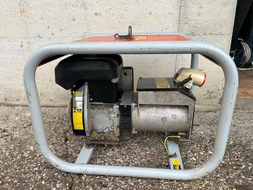 Generatore di corrente 380-220v