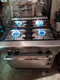 cucina 4 fuochi  forno  professionale da rist