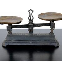 Bilancia antica a 2 piatti peso da 5 Kg, Francia, 