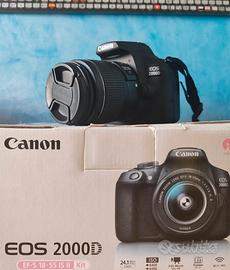 Canon EOS2000D accessoriata + EFS 18-55mm