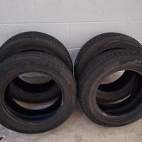 4 Gomme invernali 215/60 R16