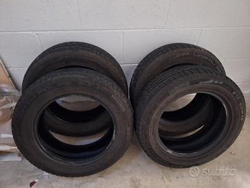 4 Gomme invernali 215/60 R16