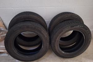 4 Gomme invernali 215/60 R16