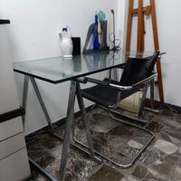 Scrivania in vetro con sedia in cuoio/acciaio