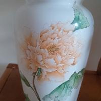 Vaso in ceramica dipinto a mano.