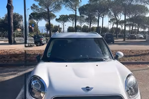 Mini con motore da ripristinare