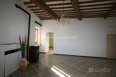 AP863 - Sinalunga nel centro storico appar