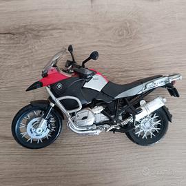 Modellino moto BMW R1200GS adventure. scale 1:12