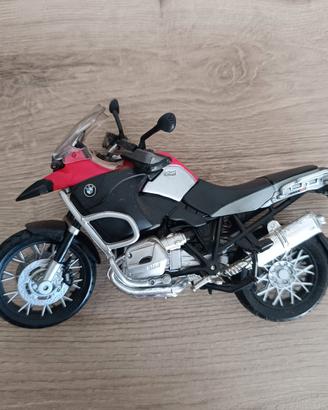 Modellino moto BMW R1200GS adventure. scale 1:12