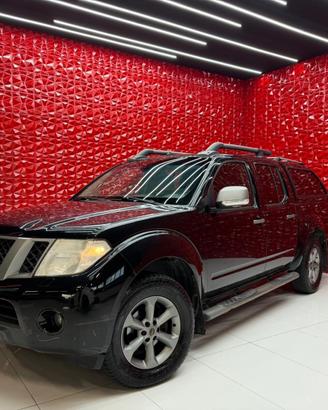 Nissan Navara 2.5 dCi 190CV 4 porte Double Cab LE 