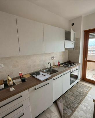 cucina.  Trasporto gratuito 