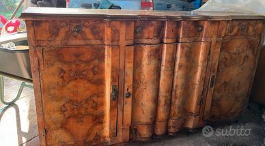 Mobile antico in legno massiccio da restaurare
