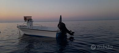 Barca nuova con motore