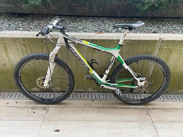 Mtb FRW mountain bike in carbonio