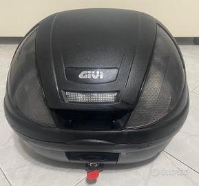 Bauletto Universale per moto e scooter GIVI E370NT