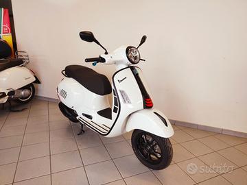 Piaggio Vespa GTS 310 Super Sport Nuovo modello 20