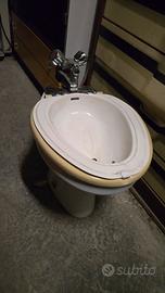 WC salvaspazio con bidet incorporato