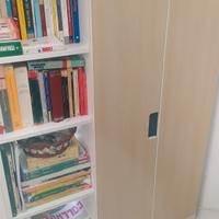 Letto a soppalco con scrivania. 