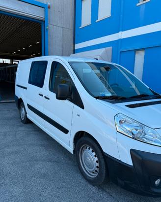 Fiat scudo 5 posti con vano di carico