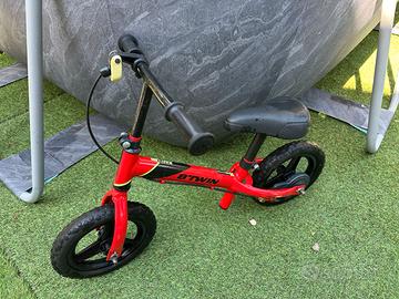 Bici senza pedali B'TWIN RunRide 520 10" con freno