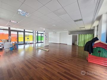 Locale Commerciale di 100 mq, Rif. COM/306