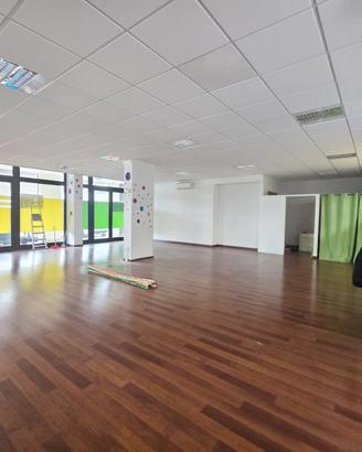 Locale Commerciale di 100 mq, Rif. COM/306