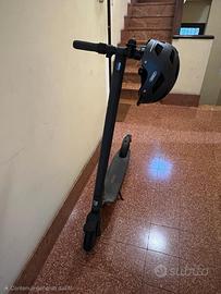 Monopattino elettrico Ninebot KickScooter E25E