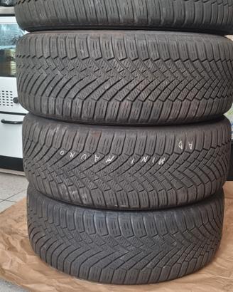 4 gomme invernali con cerchi in lega montati