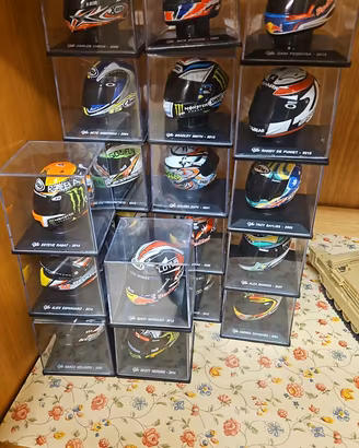 Lotto modellini caschi MotoGp