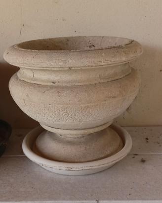 vaso portapiante in pietra salentina