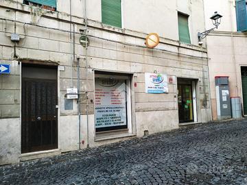 NEGOZIO A VELLETRI