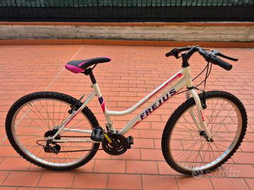 MOUNTAIN BIKE DA DONNA