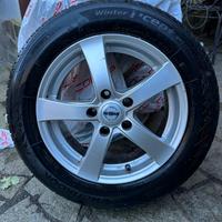 4 gomme termiche Nissan con cerchi