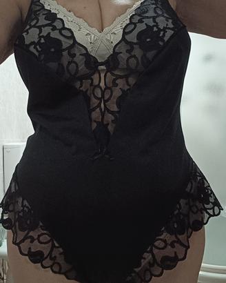 Body nero con pizzo taglia 42 o III
