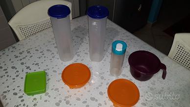 Lotto di contenitori Tupperware e altro