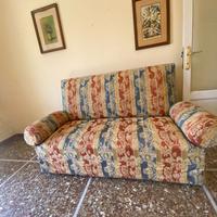 Divano del '900 tapezzeria nuova stile veneziano