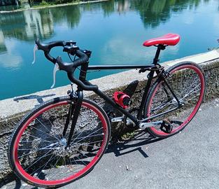 bicicletta scatto fisso