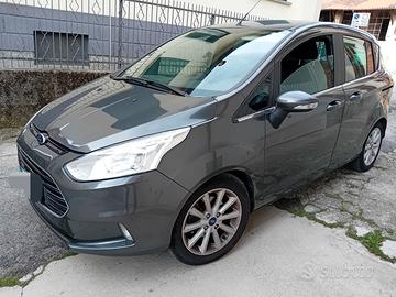 Ford B-MAX Eseguita DISTRIBUZIONE UN GUIDATORE2017