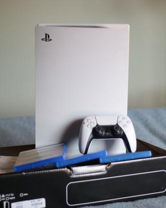 Playstation 5 (con lettore CD) + 4 giochi