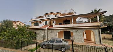 Appartamento in villa con giardino