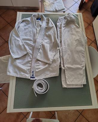 Judo: set giacca, pantaloni e cintura  