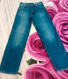 Jeans Bershka taglia 34. Vita alta. Blu
