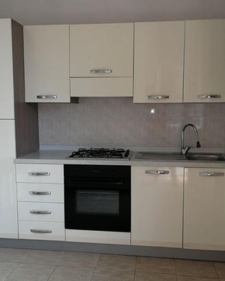 CUCINA lunghezza cm 256 con elettrodomestici