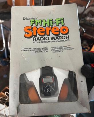 Orologio da polso e cuffie anni 90